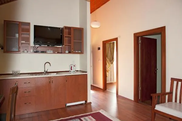 Doga Sara Butik 招待所 Akoren